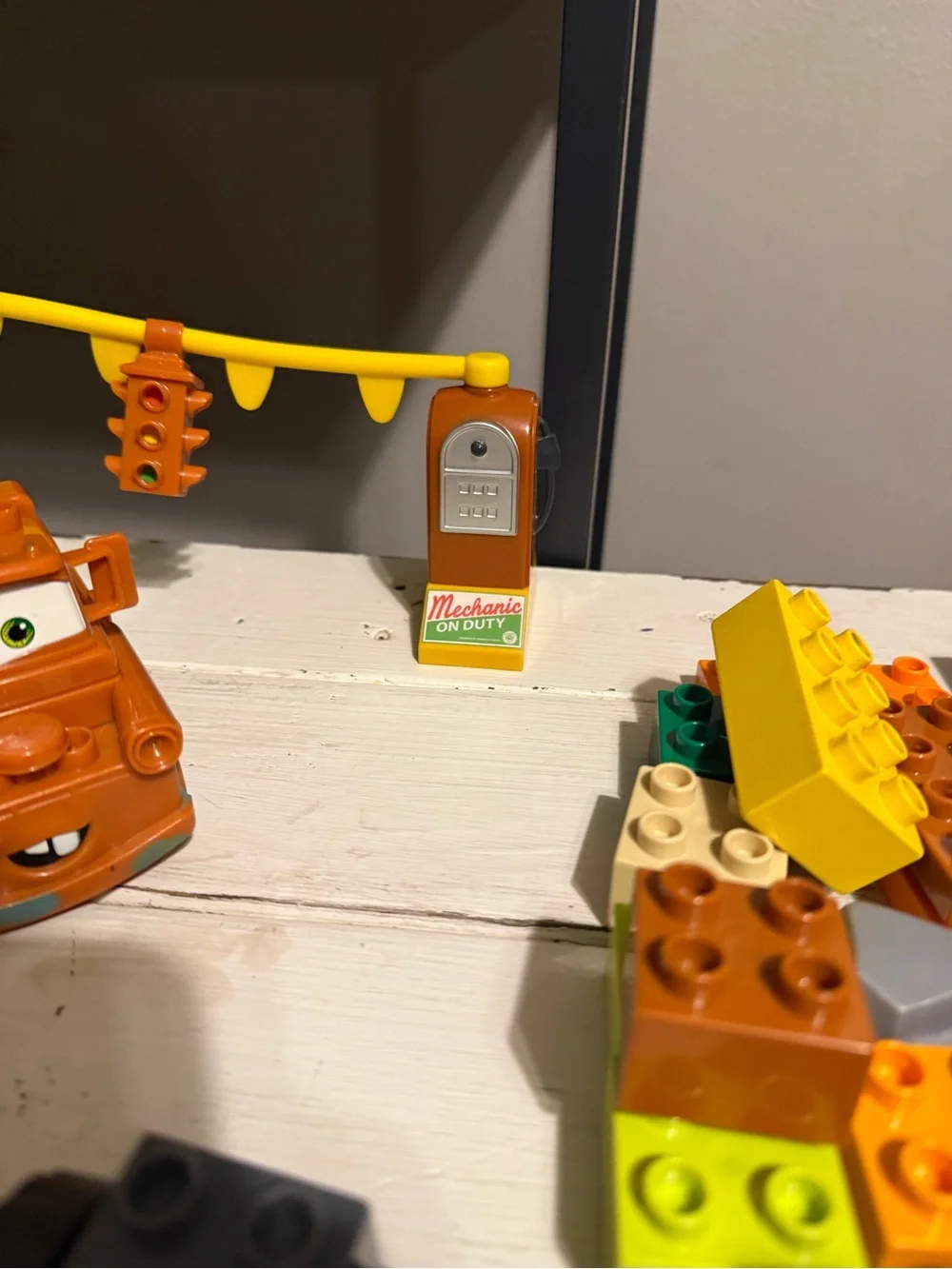 Mega Bloks Disney Pixar CARS Supercharged: Gas Corner (7768) - READ